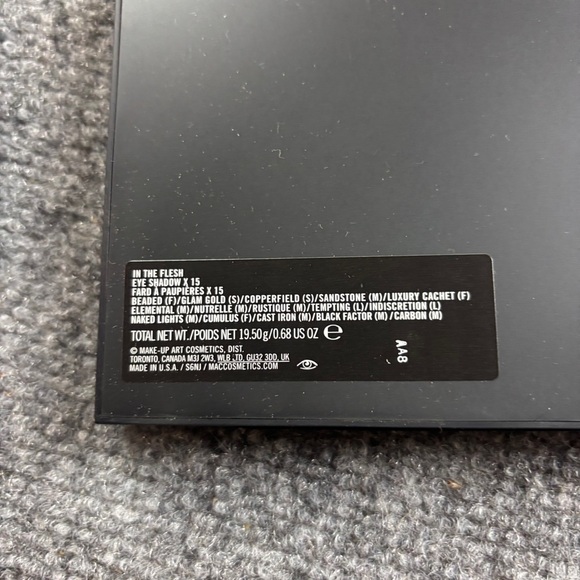 MAC Cosmetics NIB Eye Shadow x 15 color: In the Flesh palette - Picture 4 of 7